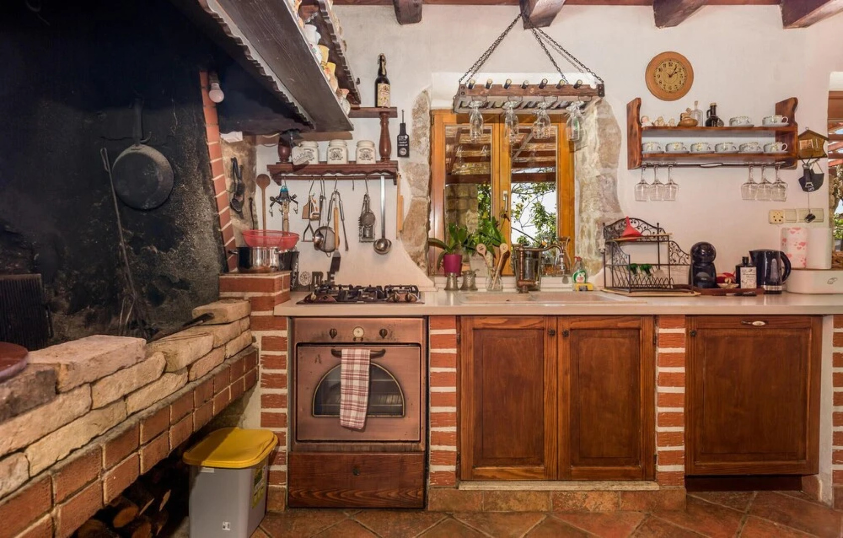 Amazing Home in Banjol With 3 Bedrooms, Outdoor Swimming Pool and Jacuzzi