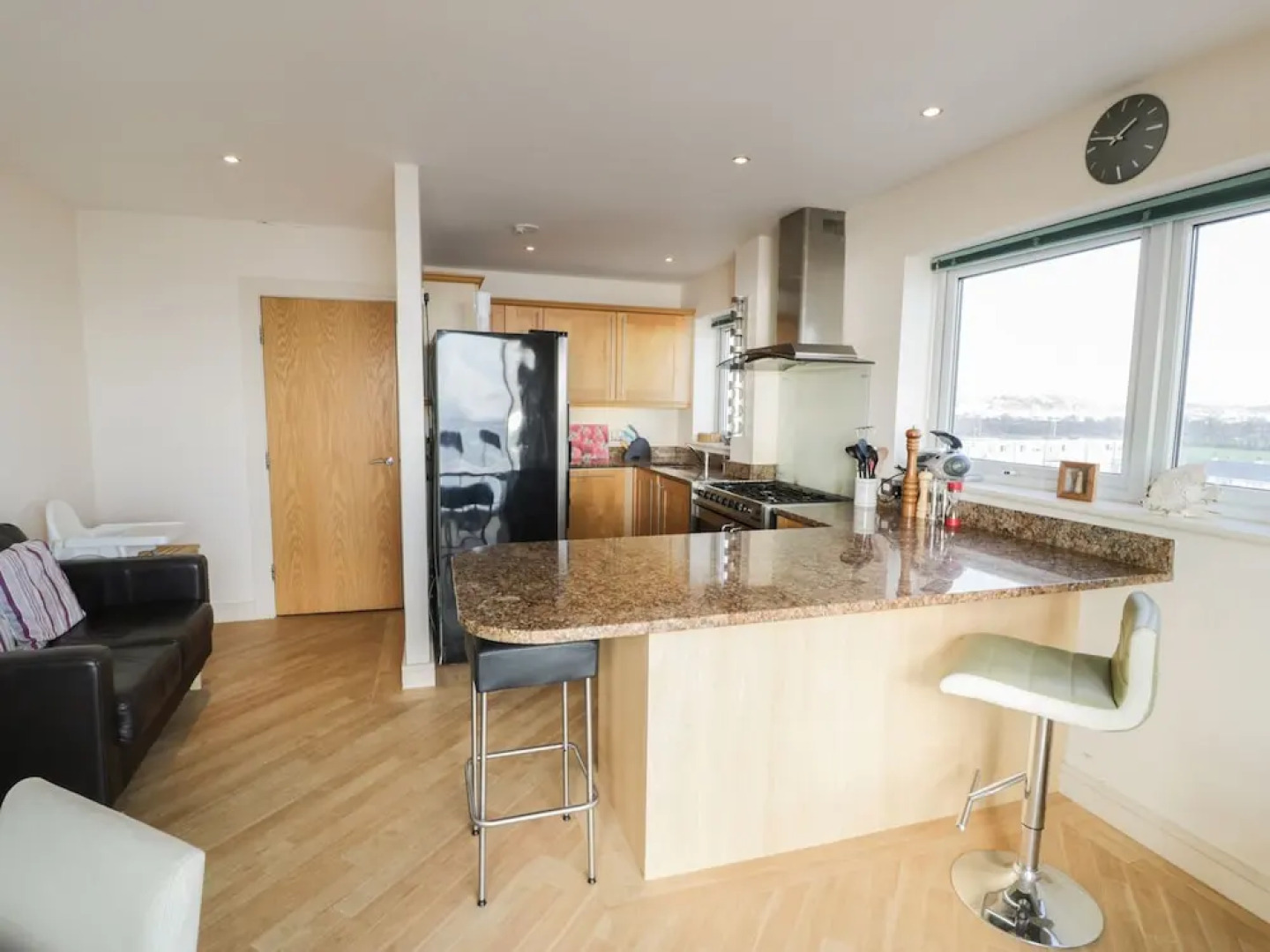 Penthouse 18, West End Point