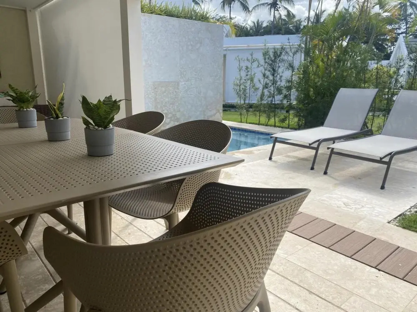 Fabulous Villa in Green One M02