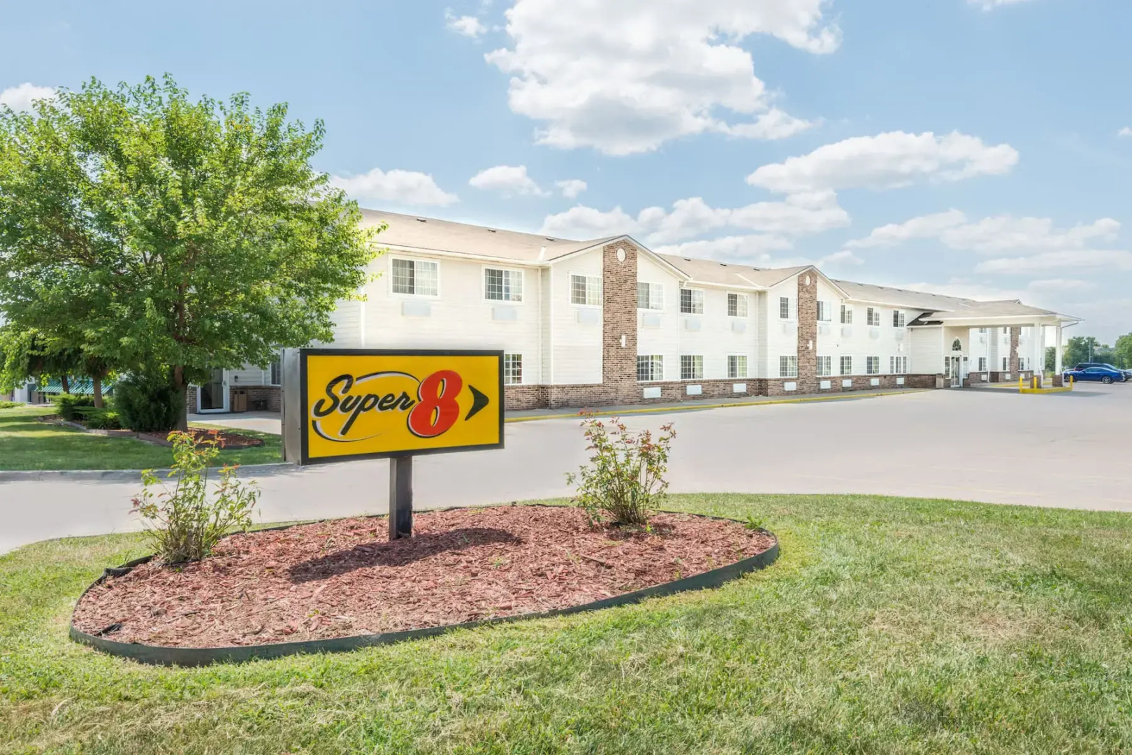 Super 8 by Wyndham Platte City/KCI Airport North