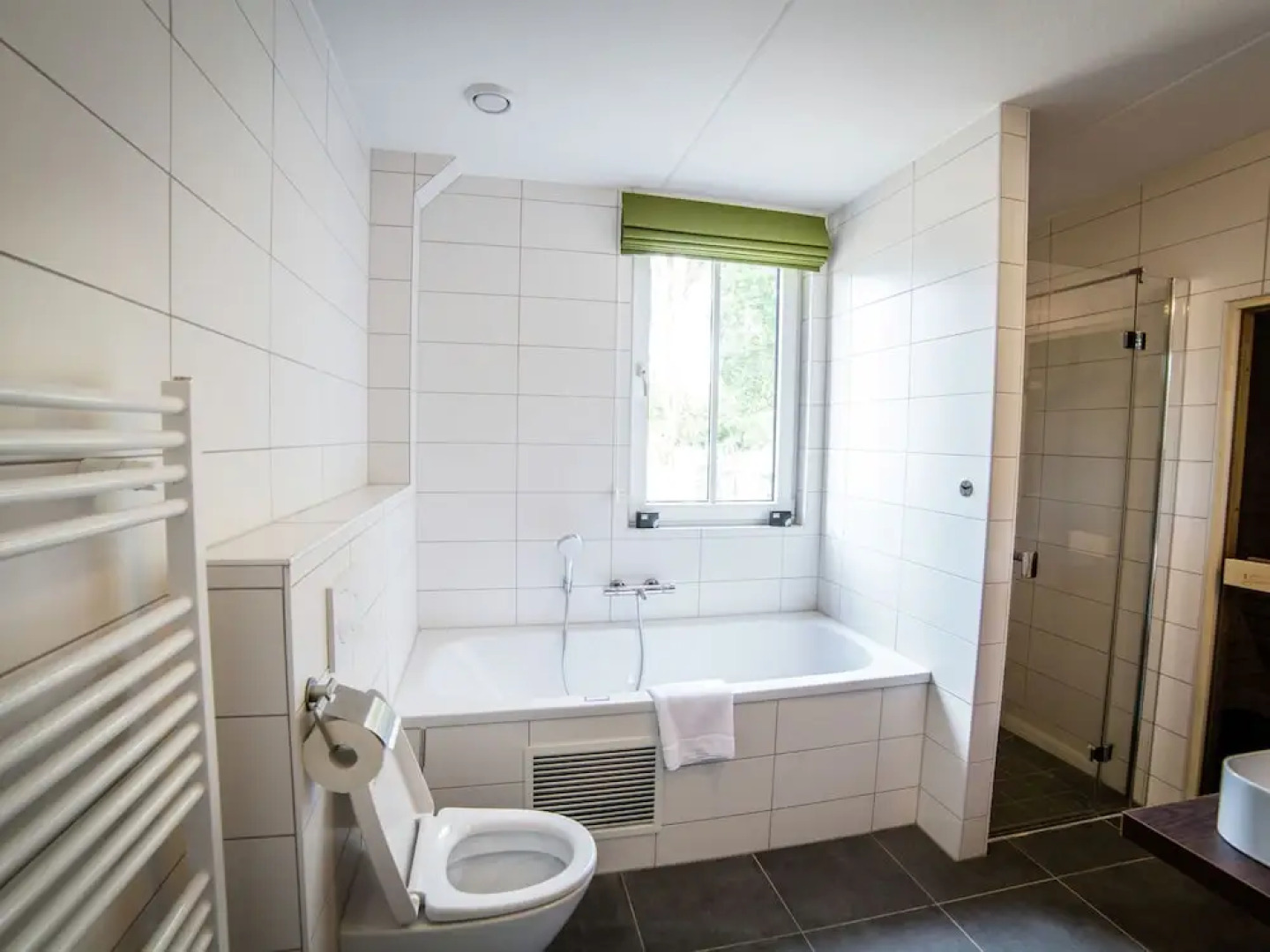 Villa With Bubble Bath, 4km From Maastricht