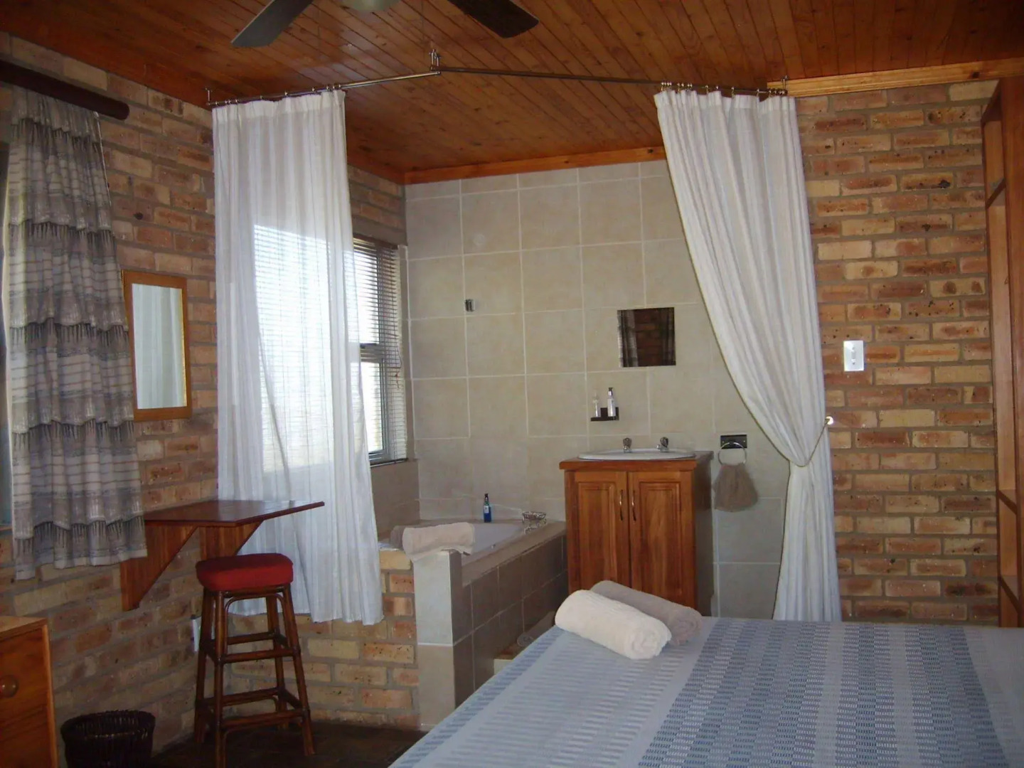 Thirsty Falls Guest Farm