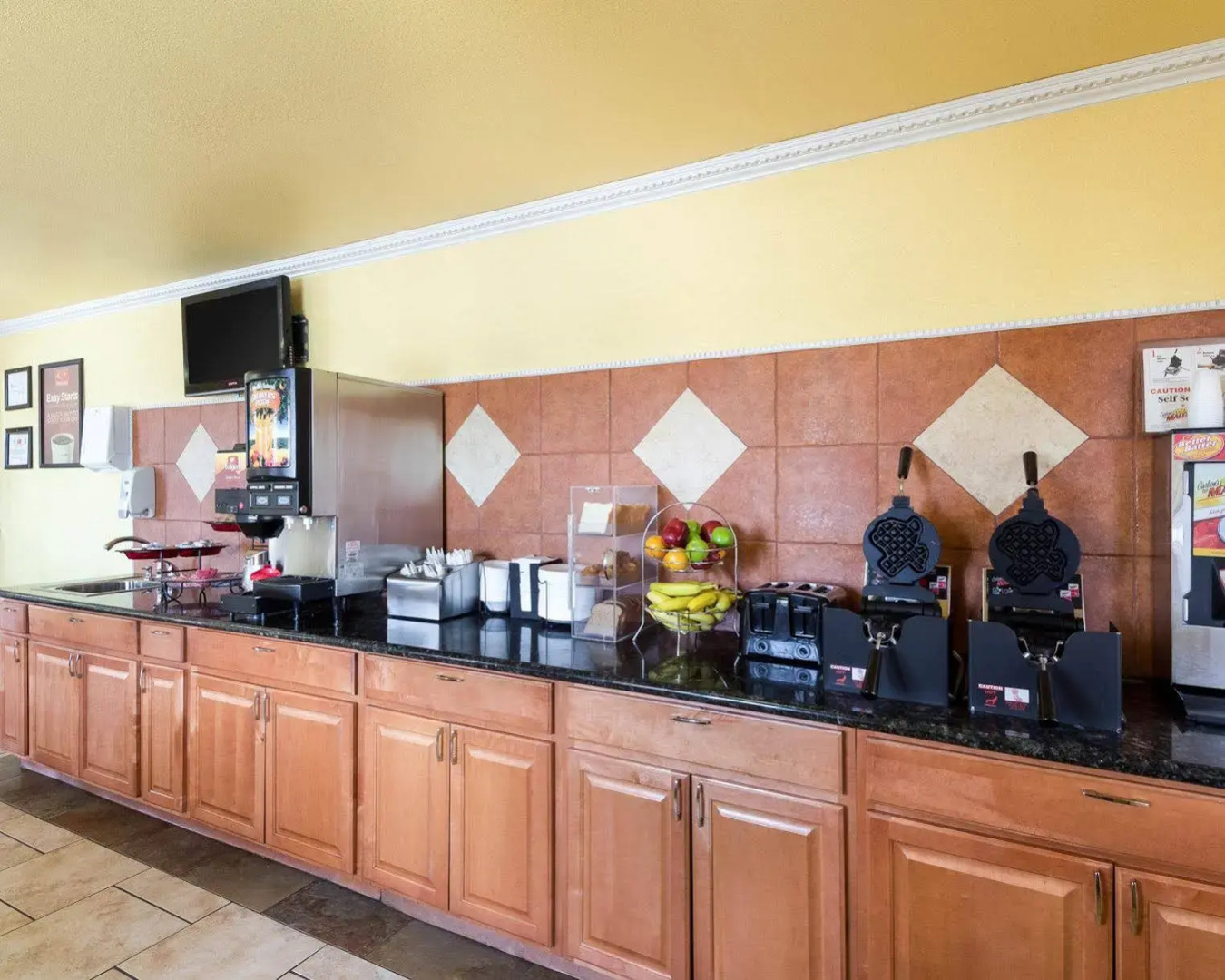 Econo Lodge Inn & Suites San Antonio near Frost Bank Center