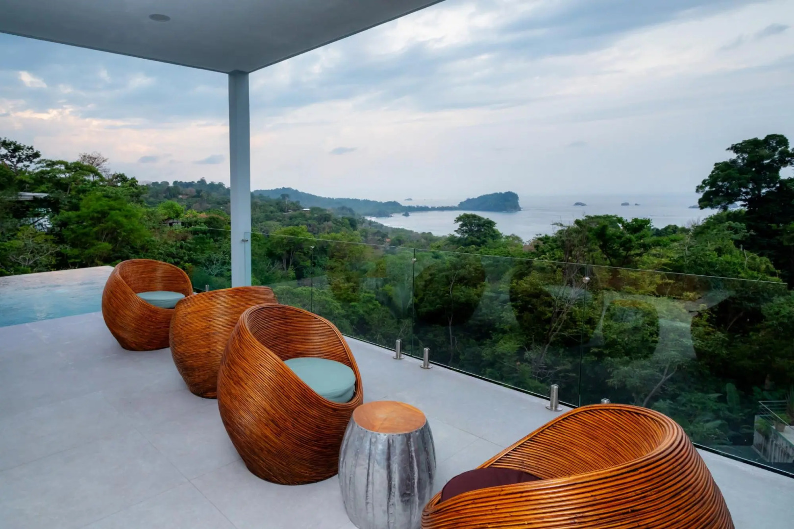 34 Guests Must Check This Truly Luxury Villa