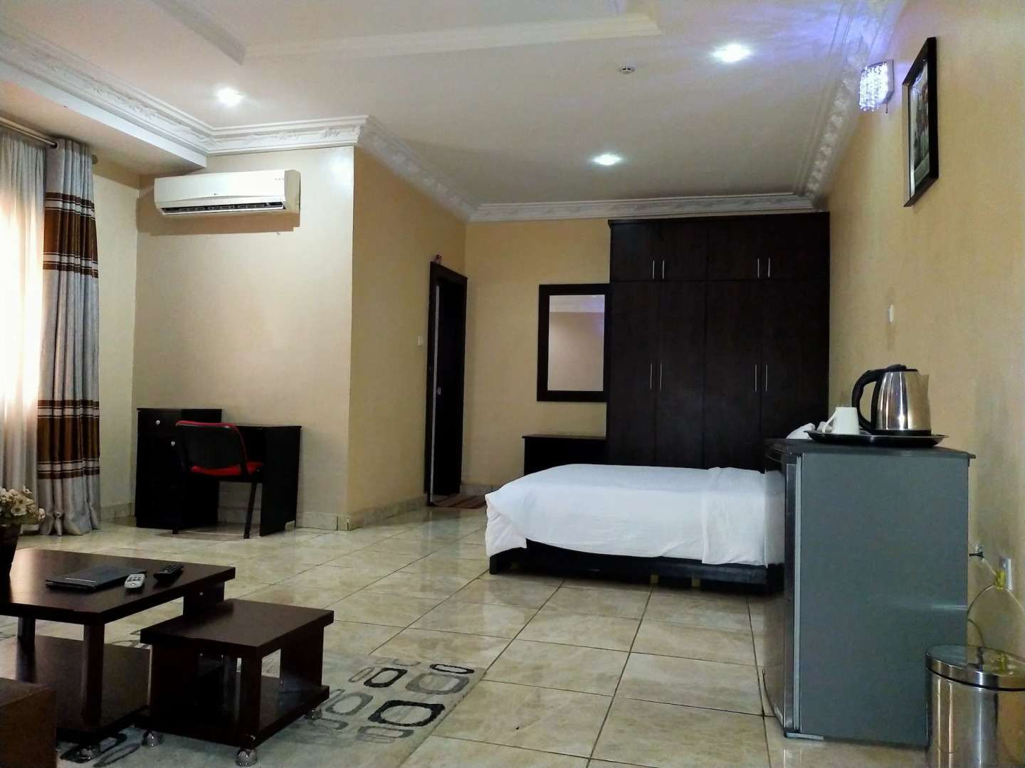 Laps New World Hotel