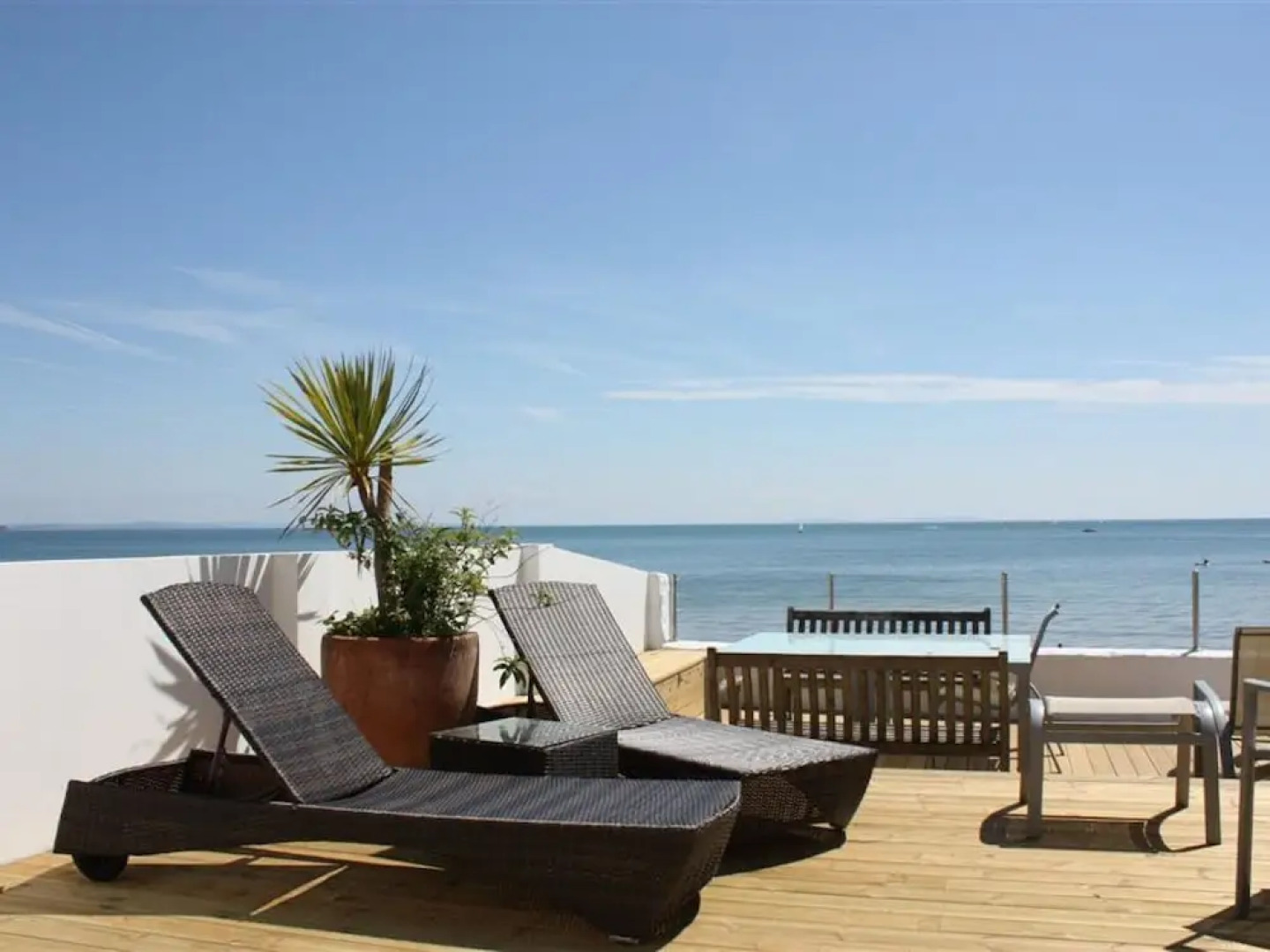 Wonderful Holiday Home With Beautiful Views and Sliding Doors to a Luxury Terrace