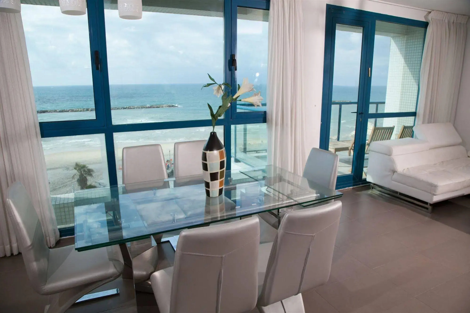 The Sea Apartments Tel Aviv by different locations