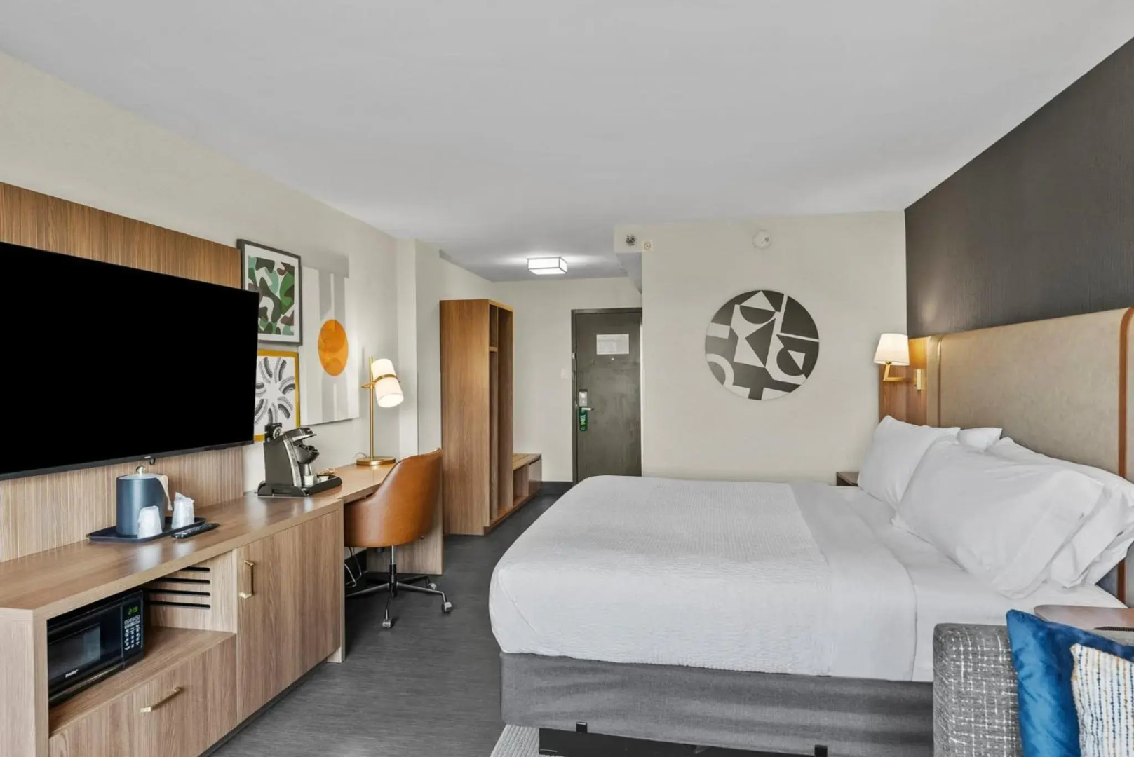 Clarion Inn & Suites DFW North