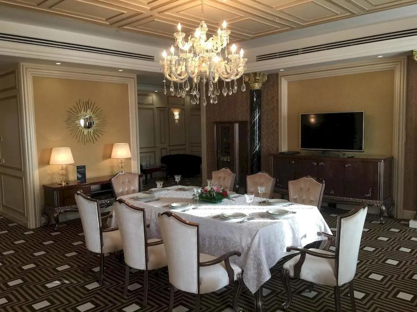 Royal Plaza Hotel and Casino