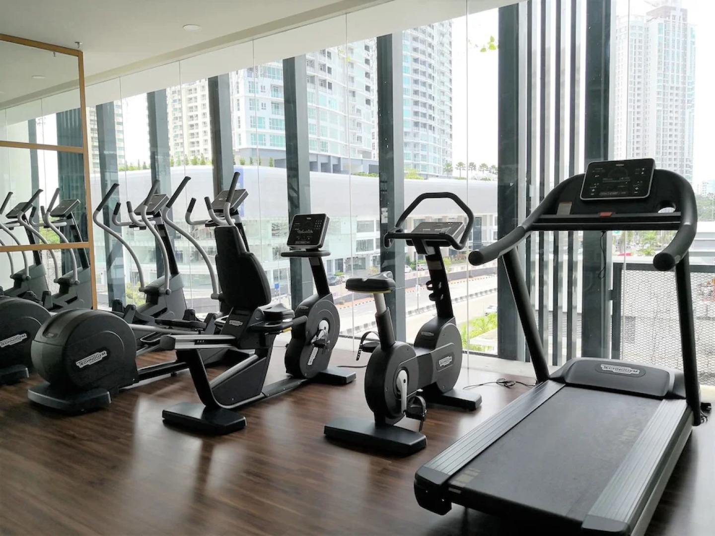 3BR Seaview Suite Gurney Drive