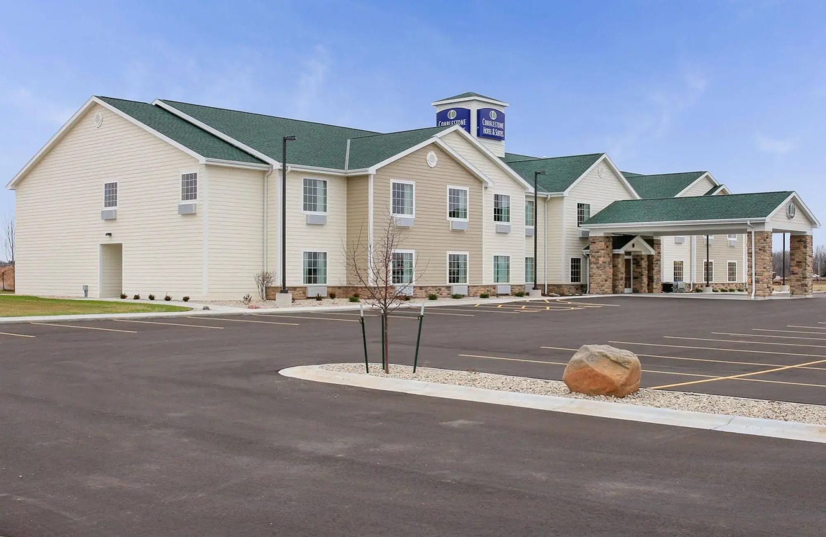 Cobblestone Hotel & Suites – Pulaski/Green Bay