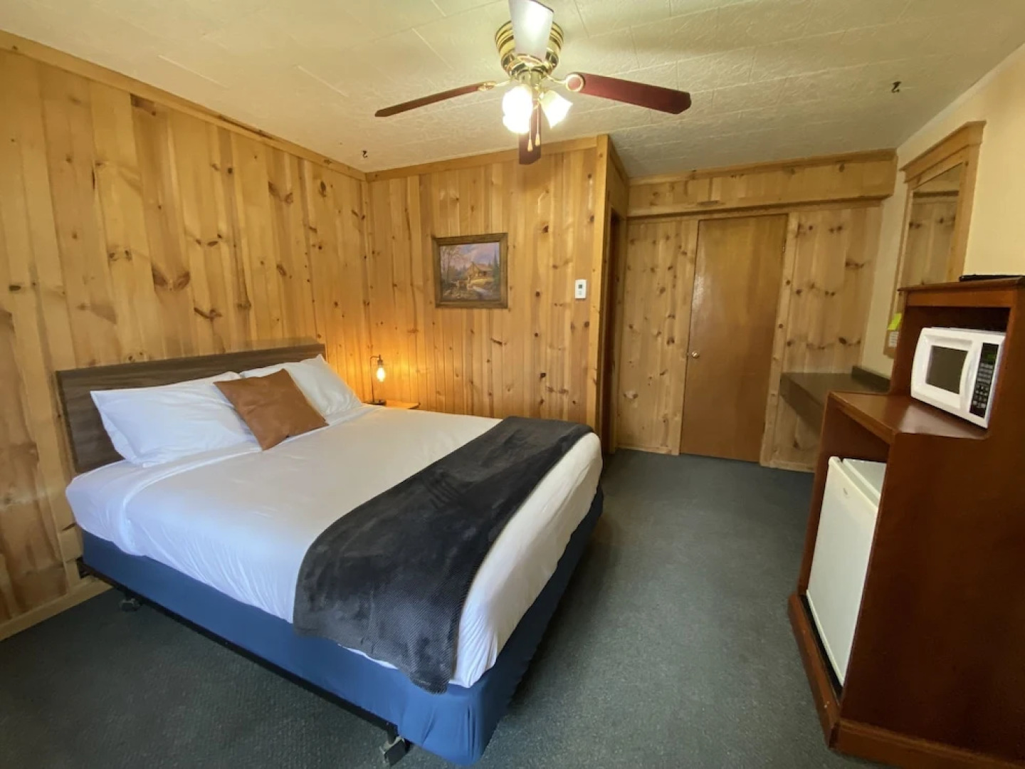 Columbia Point Resort