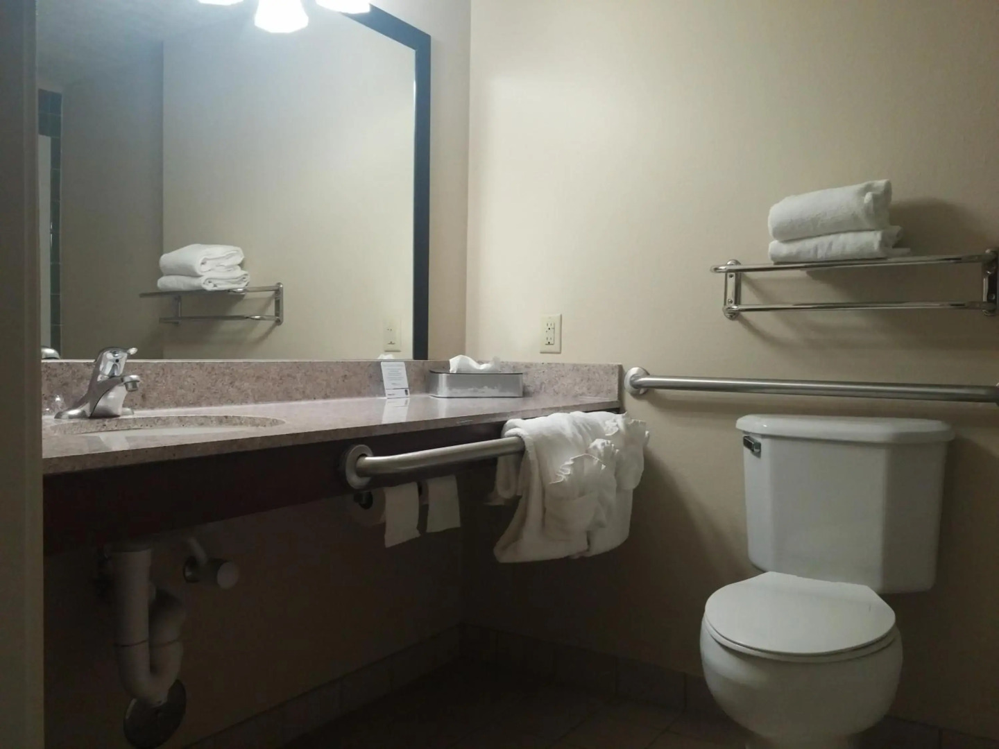 Comfort Suites Airport