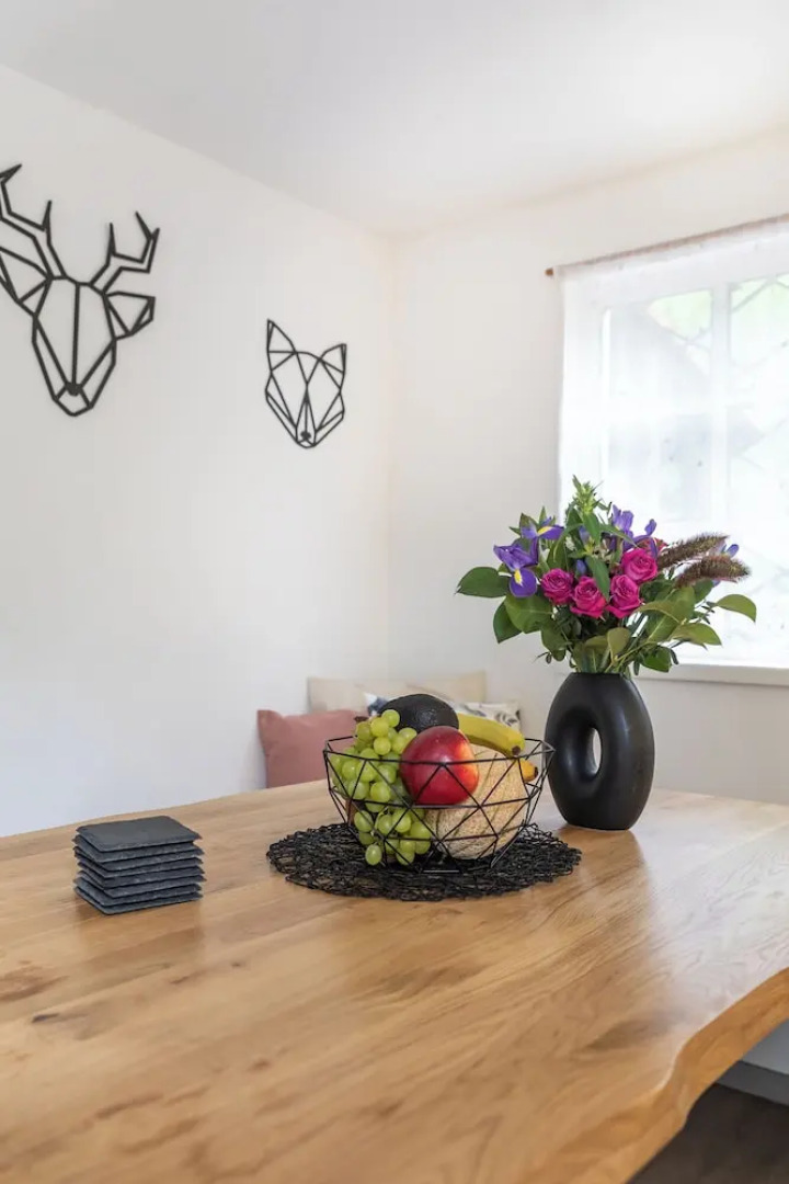 Cottage with pool playground and privacy