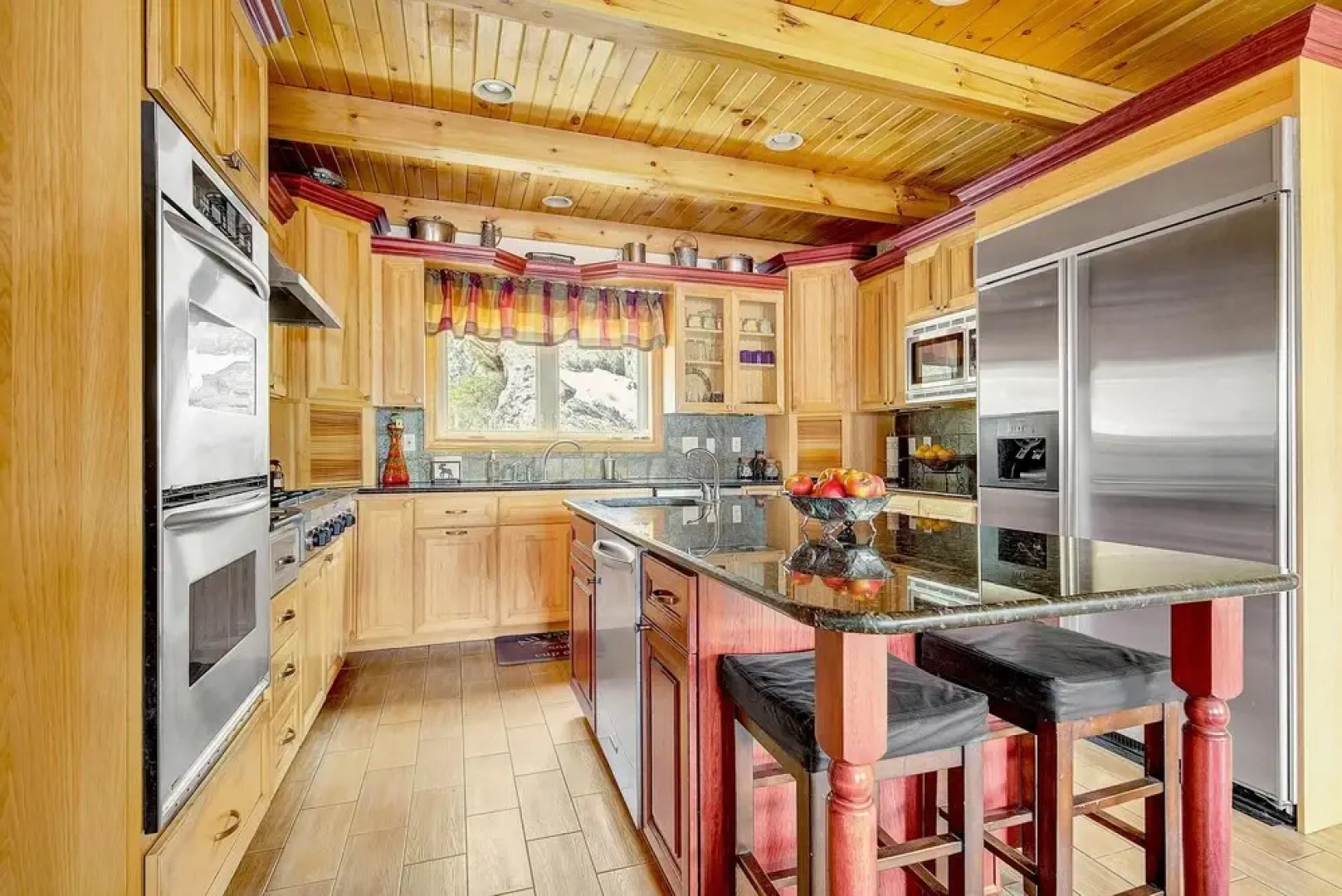 Secluded & Spacious Mountain Getaway