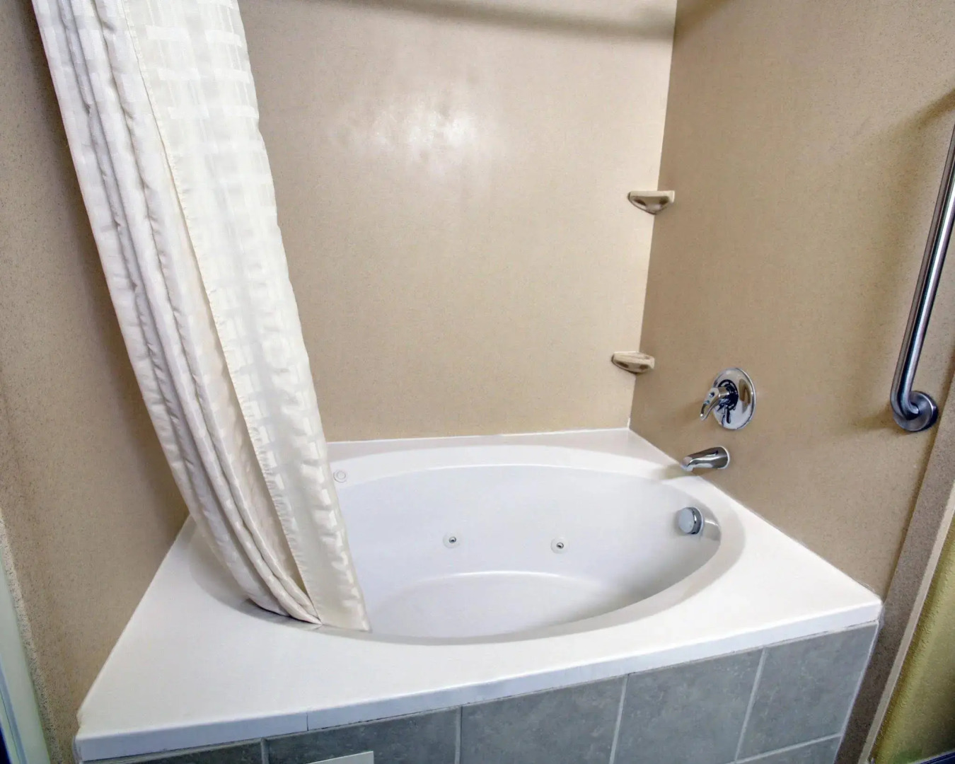 Spark by Hilton Selma