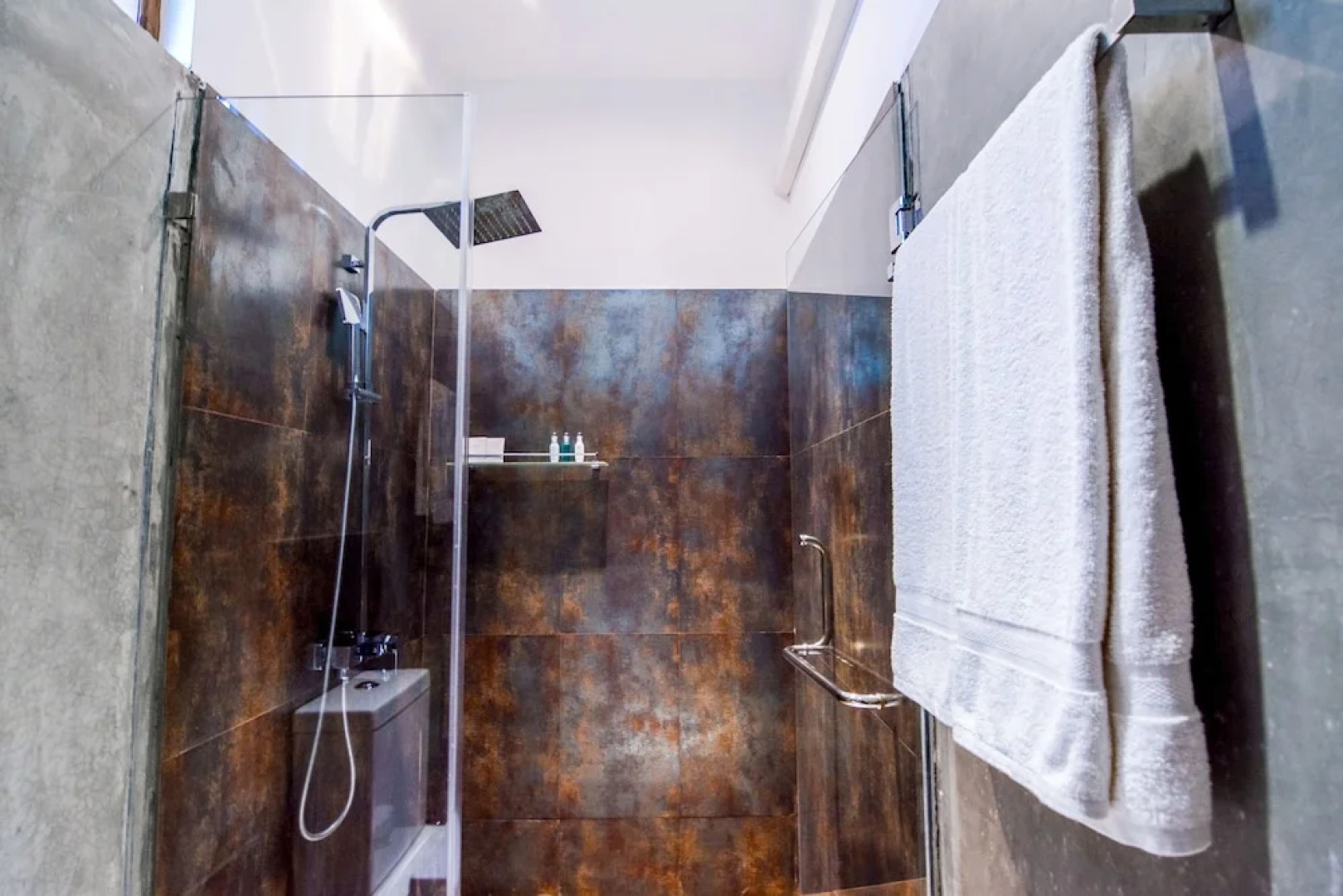 Arana by Forest Trails