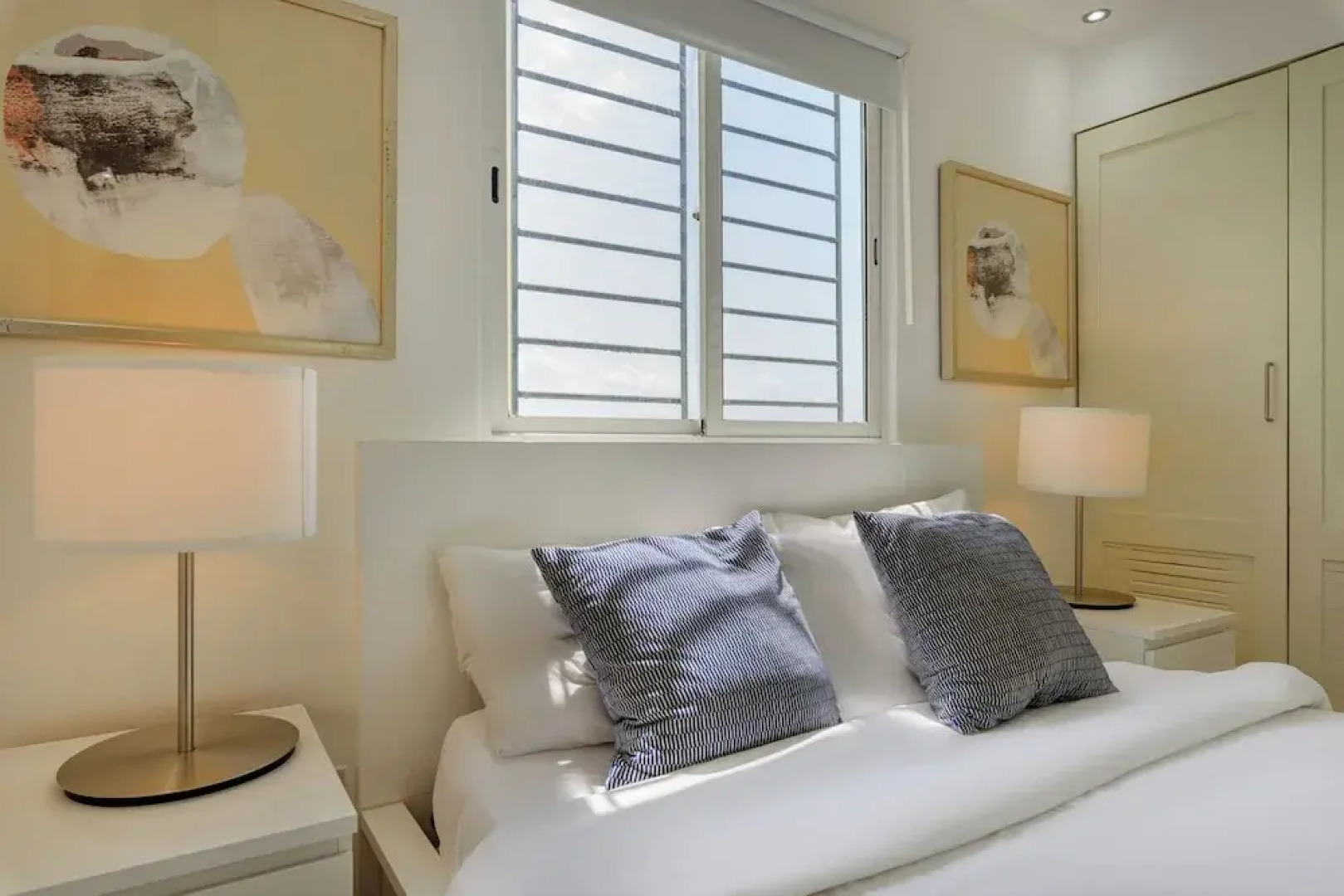 Oceanfront Condo in Ave. España Sleeps 8