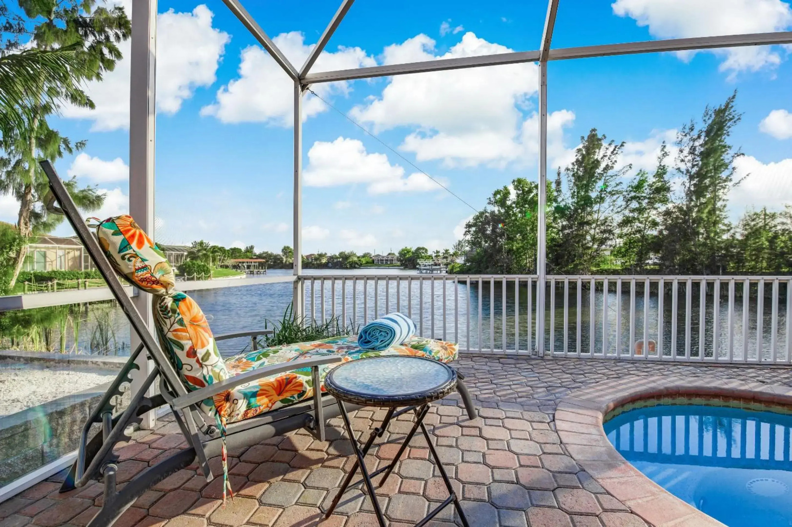 Villa Key Largo - Heated Pool & Spa, Private Beach, with Bicycles - Roelens Vacations