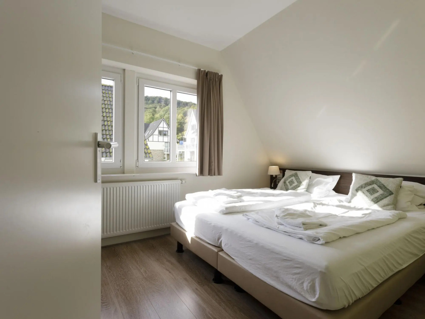 2 Bathroom Comfy Villa near Lake