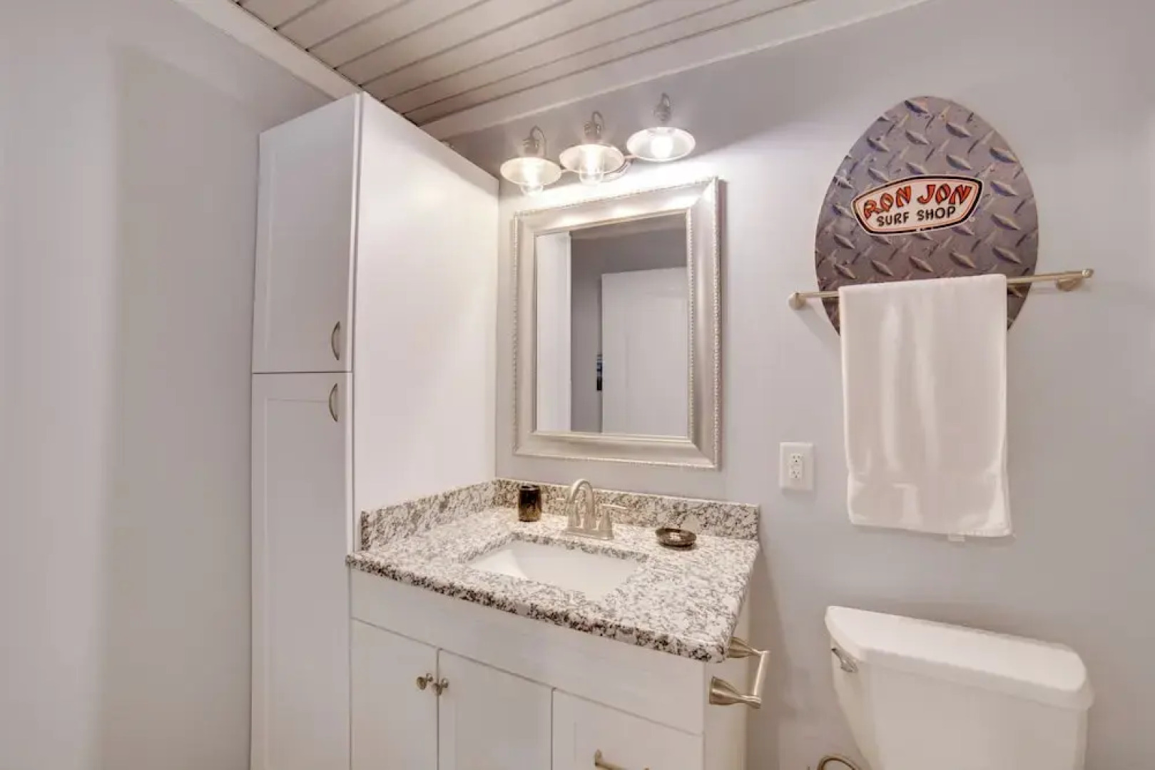 Ocean Isle Beach Studio w/ Patio - 1 Mi to Pier!