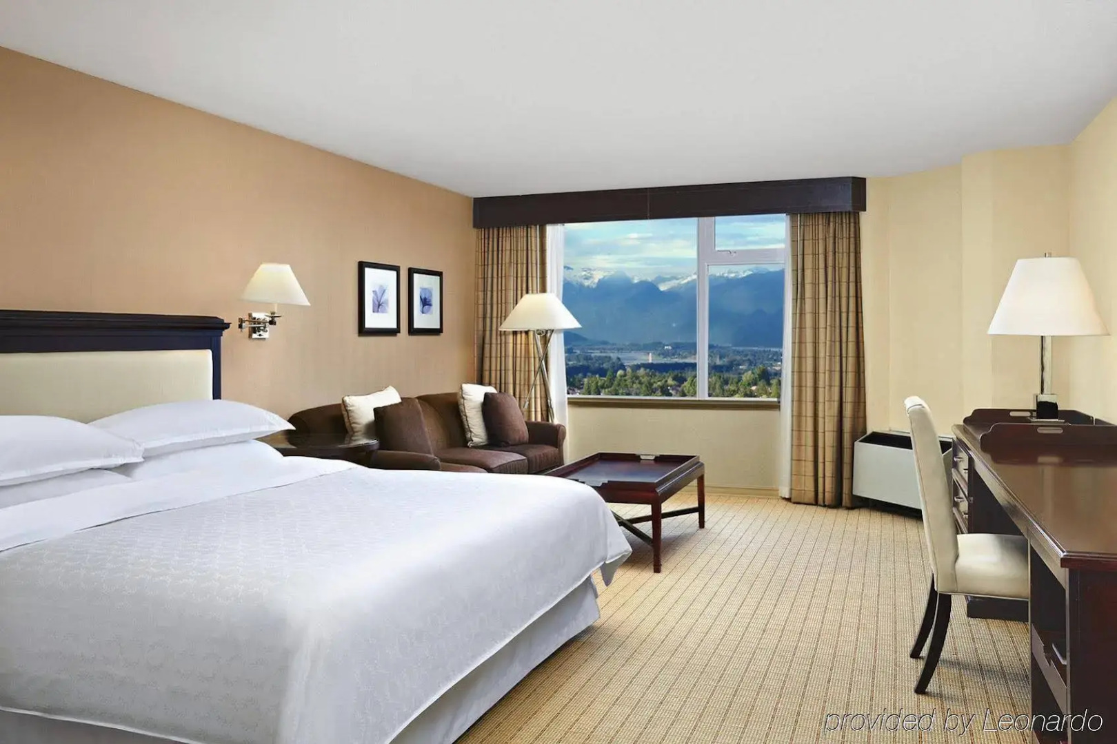 Sheraton Vancouver Guildford Hotel