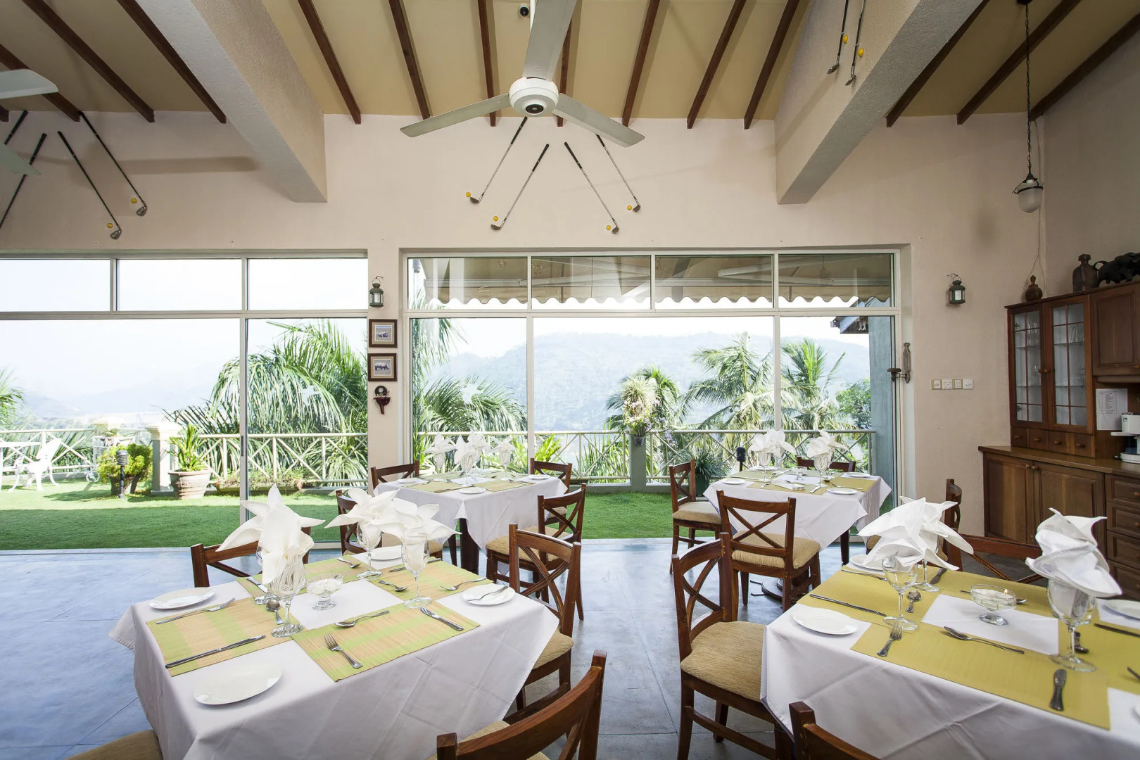 The Albatross, Kandy