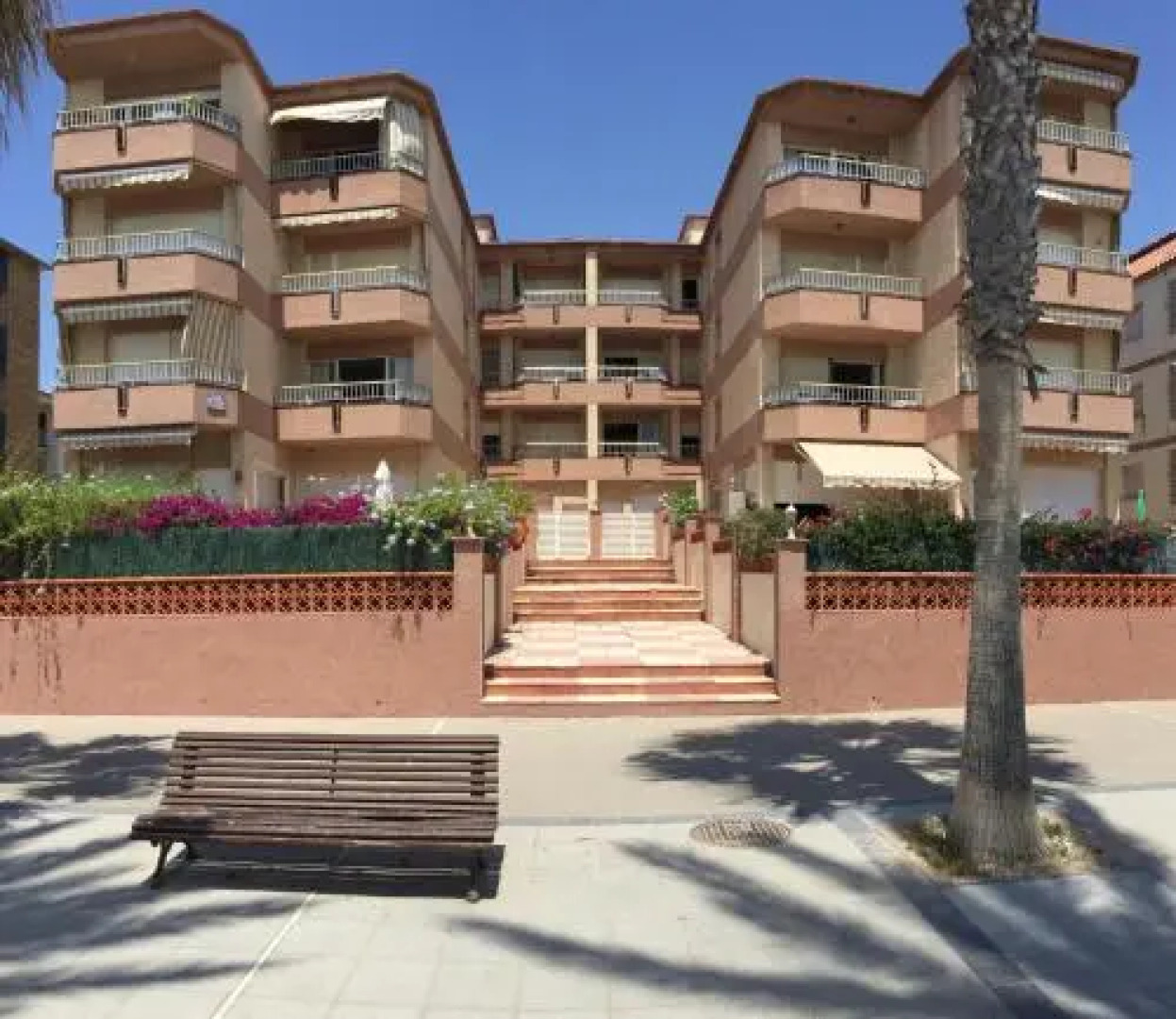 Vilanova Prat Apartment