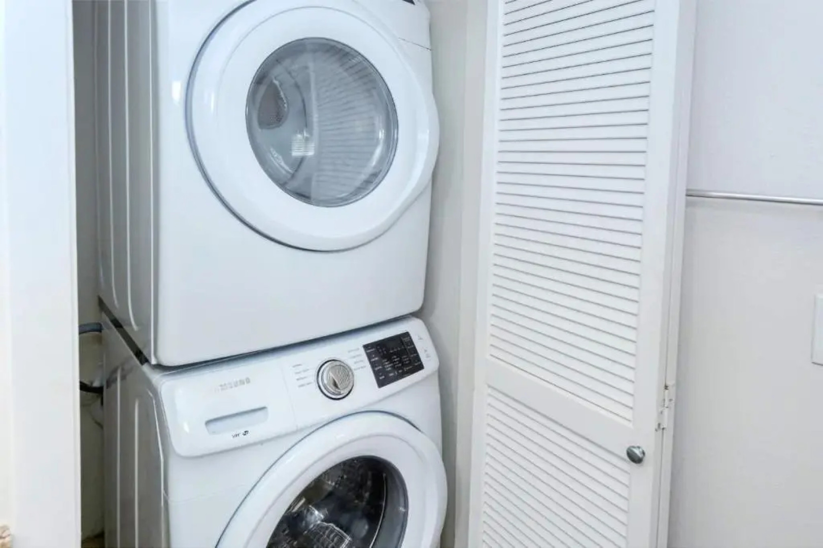 LaPlaya 109A Enjoy the balmy Gulf breezes in this corner end unit right on the beach