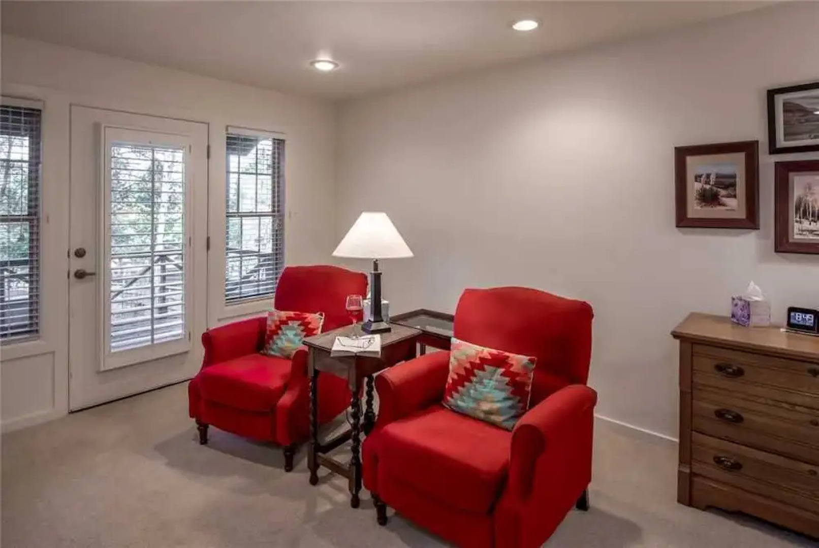 Hill Top Mountain View - Four Bedroom Cabin with Hot Tub