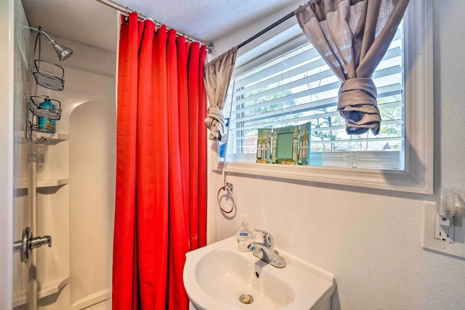 The Clubhouse - Lady Lake Farm Getaway!