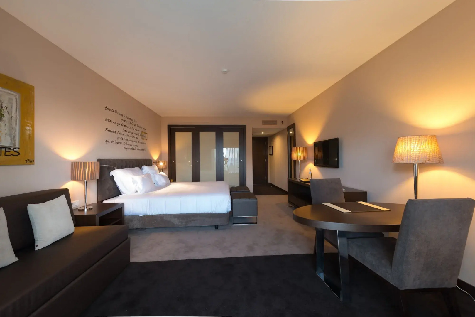 Отель Vila Gale Collection Palacio dos Arcos