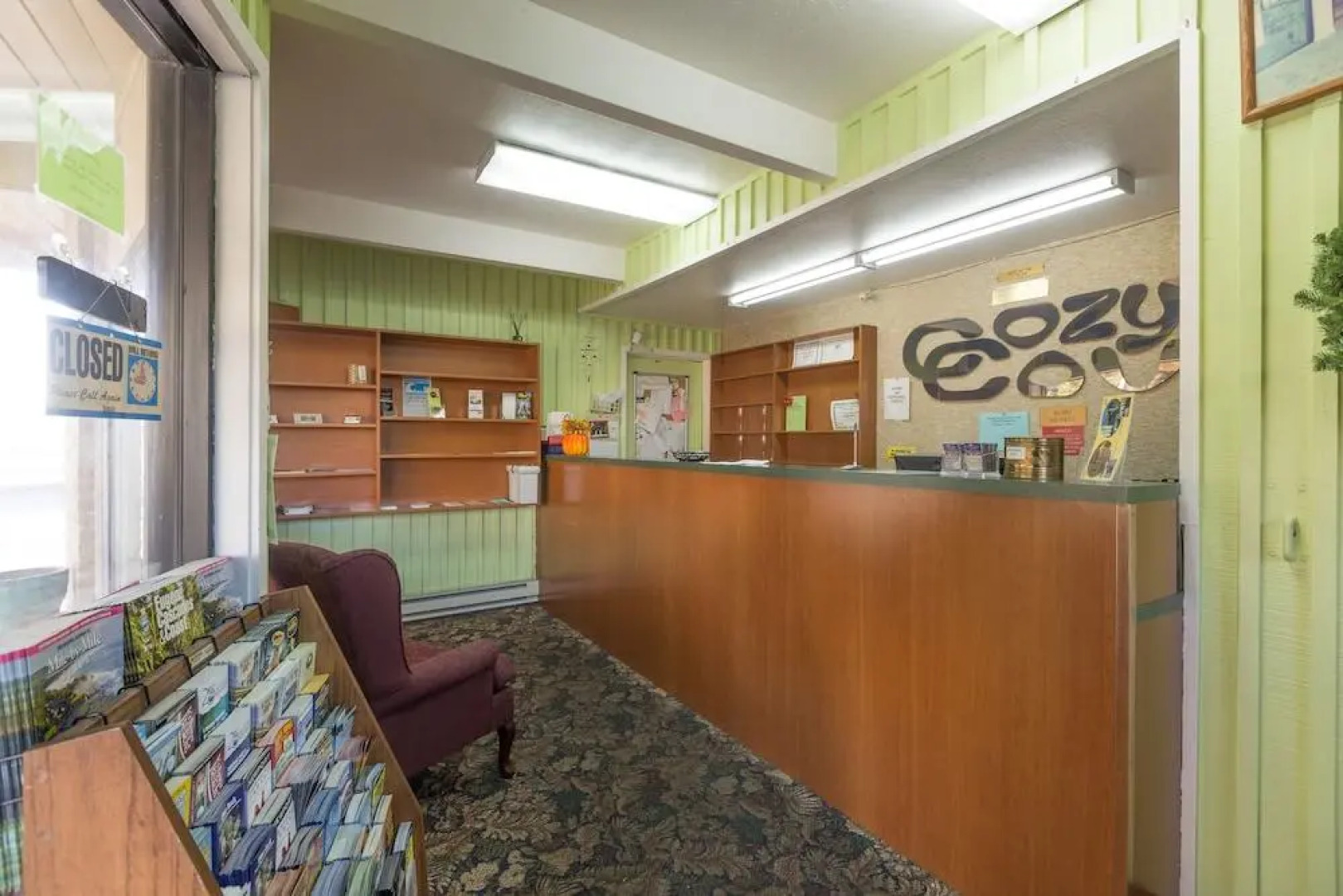 Cozy Cove Beachfront Resort Inn