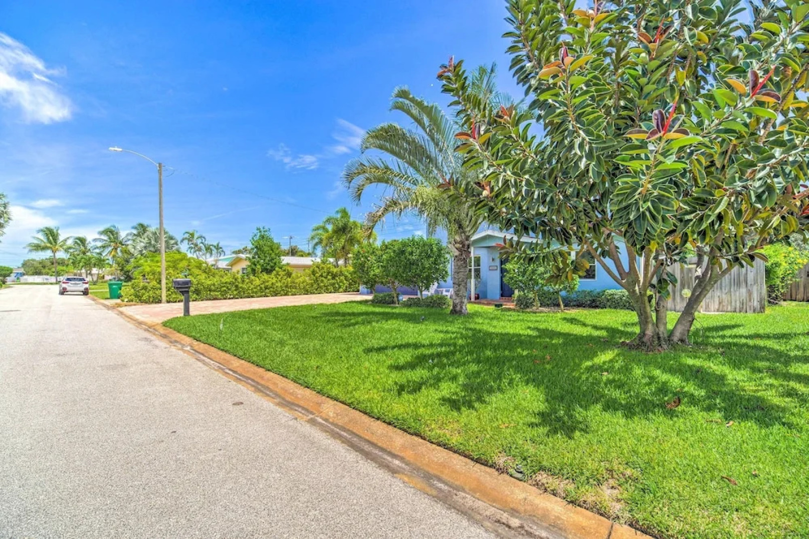 Spacious Satellite Beach Home: Walk to Shore!