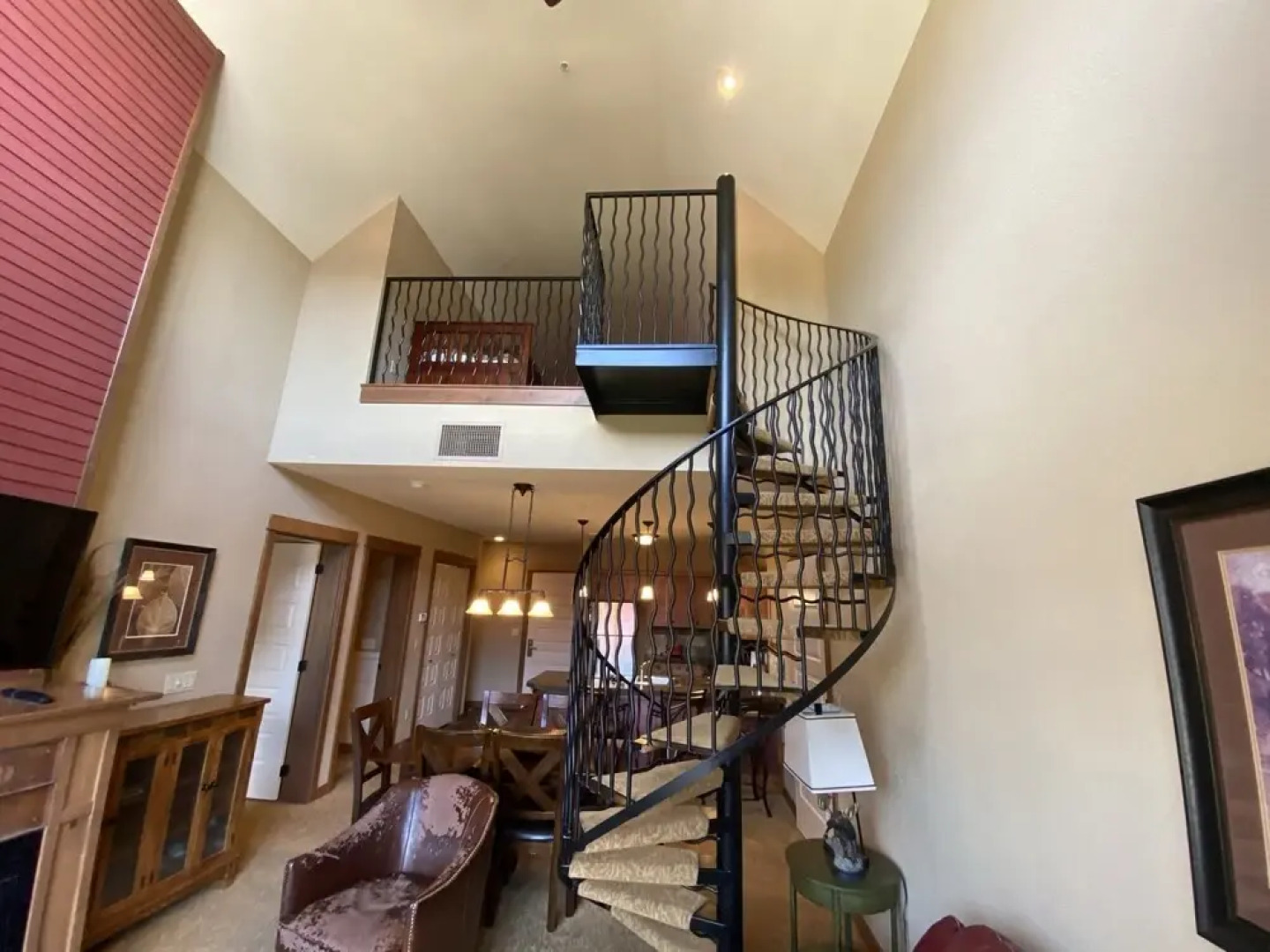 Spread Out In A Deluxe Suite En Suite Listed