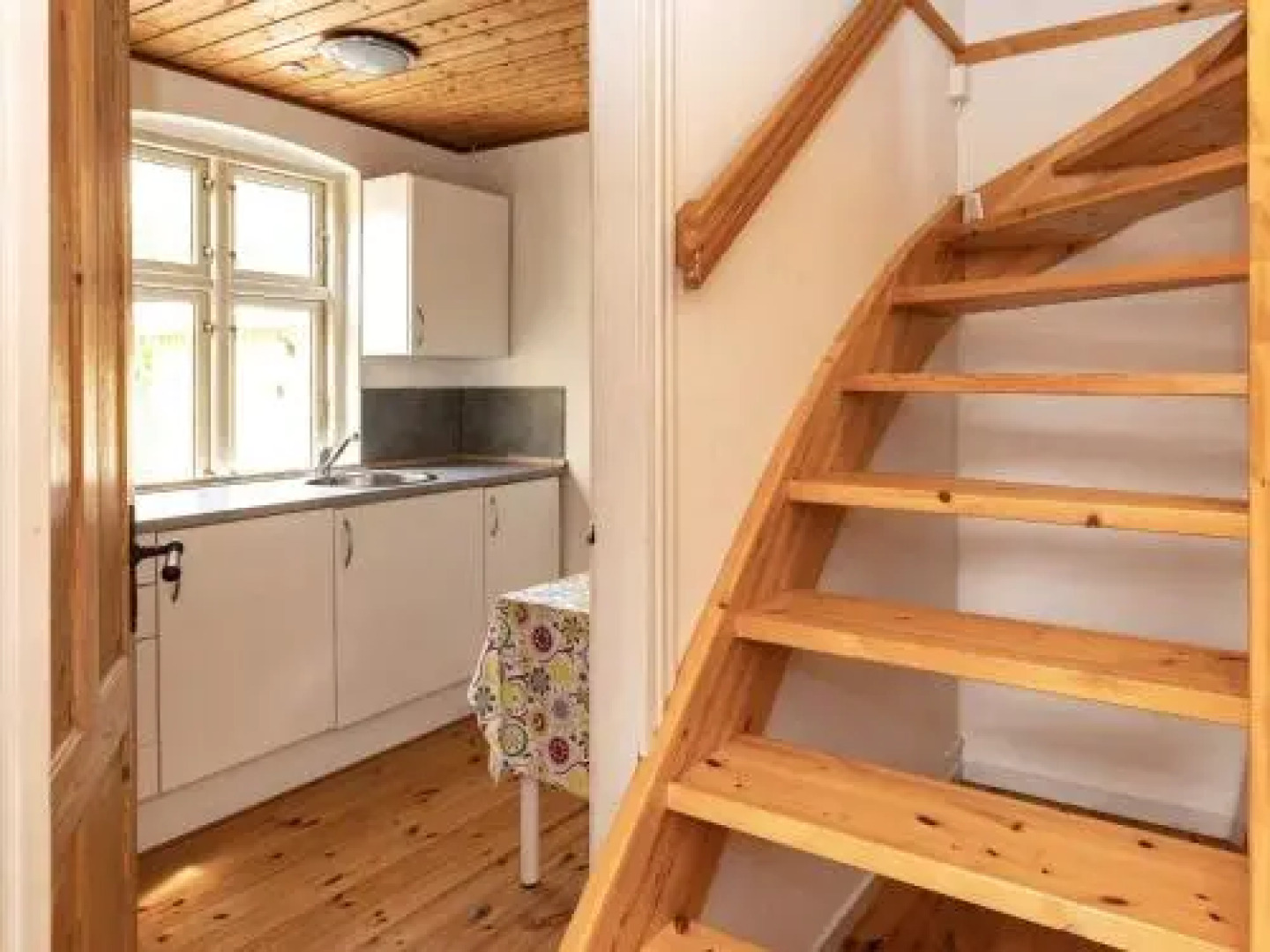 Scenic Retreat With Fireplace & Terrace