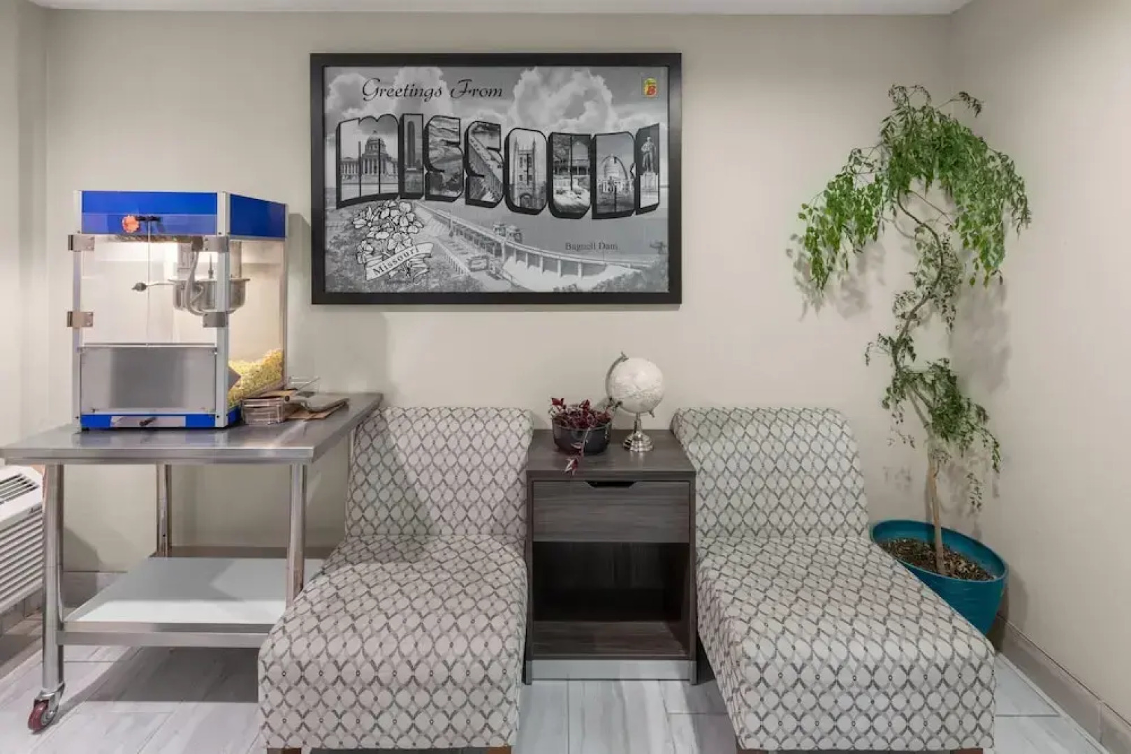 Super 8 by Wyndham Rock Port MO