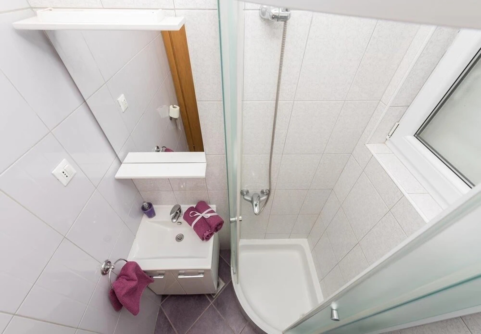 Ivi - 100 m From Pebble Beach - A5