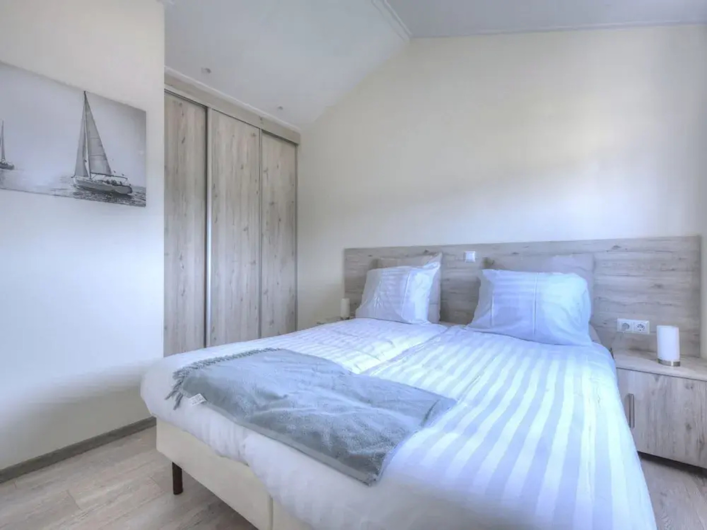 Modern Chalet With Combi Microwave, Near Rockanje