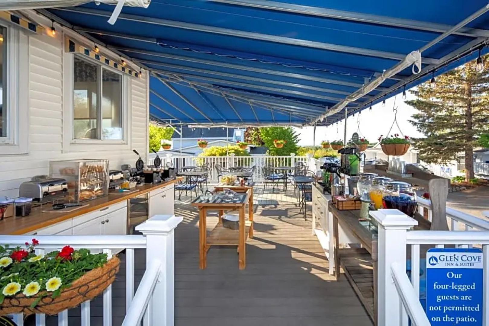 Glen Cove Inn & Suites