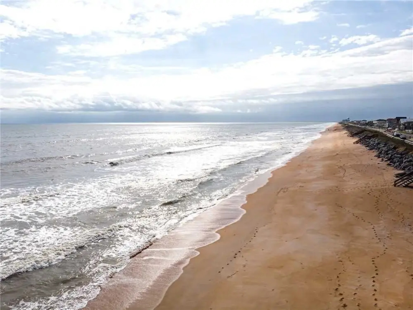 Island Retreat Upper B, Ocean Front, 2 Bedrooms, Sleeps 6