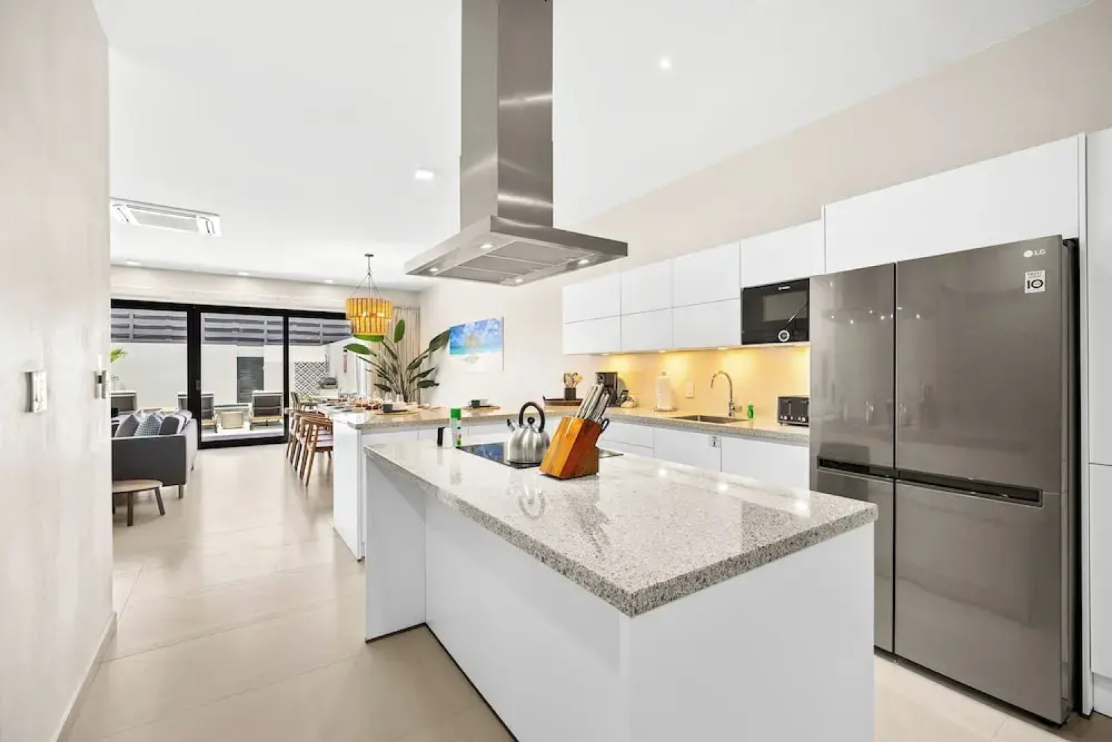 Catalina Residence Apt 3 - L.g. Smith Boulevard 546-j