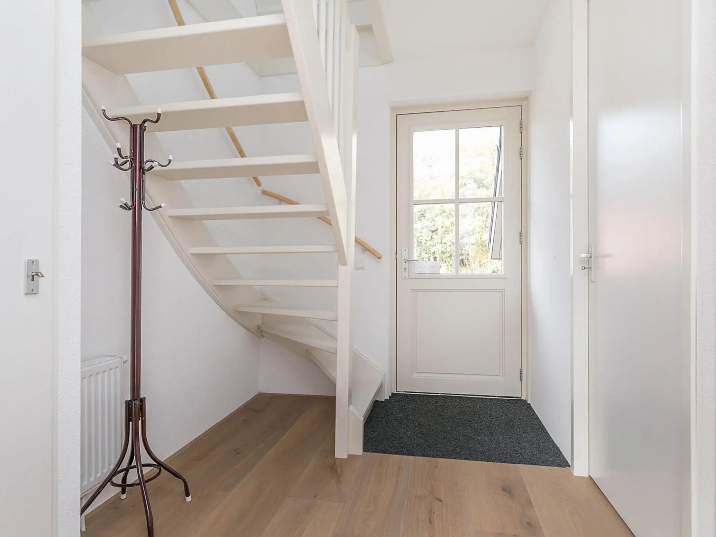 Detached 2 Bathroom Villa in Quiet Location near Forest