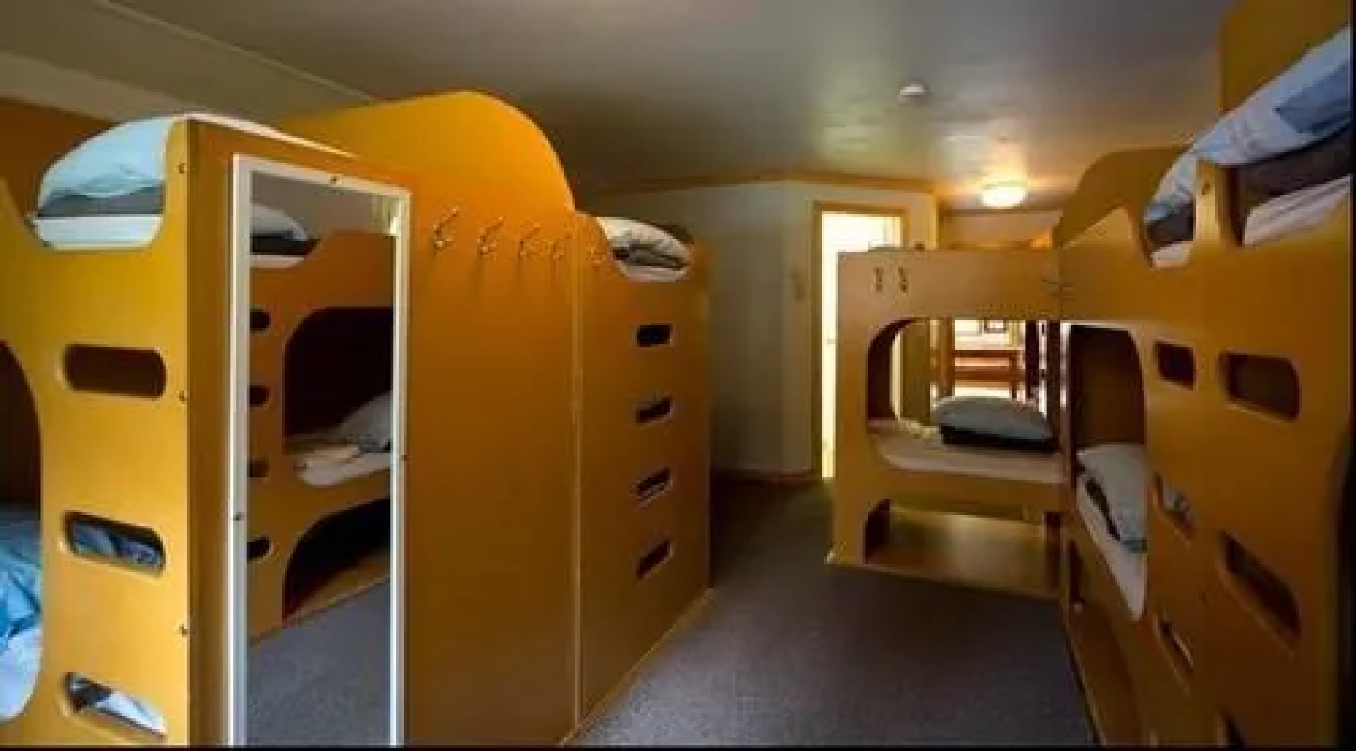 HI-Castle Mountain Hostel