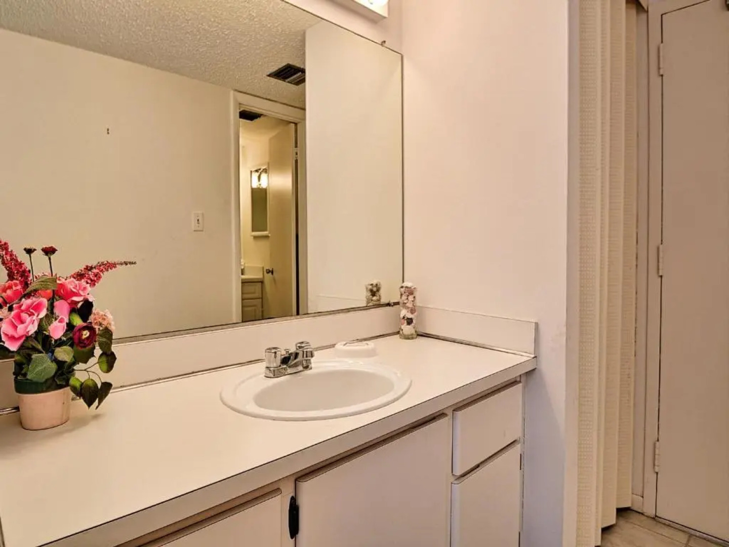 440 West Condo 1604N