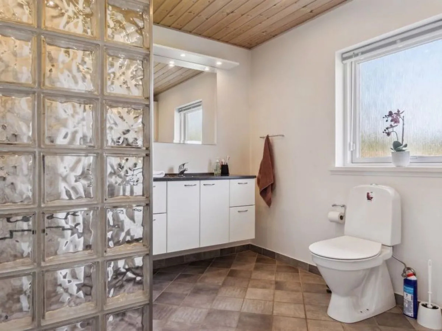 "Asvalde" - 200m to the inlet in Sealand