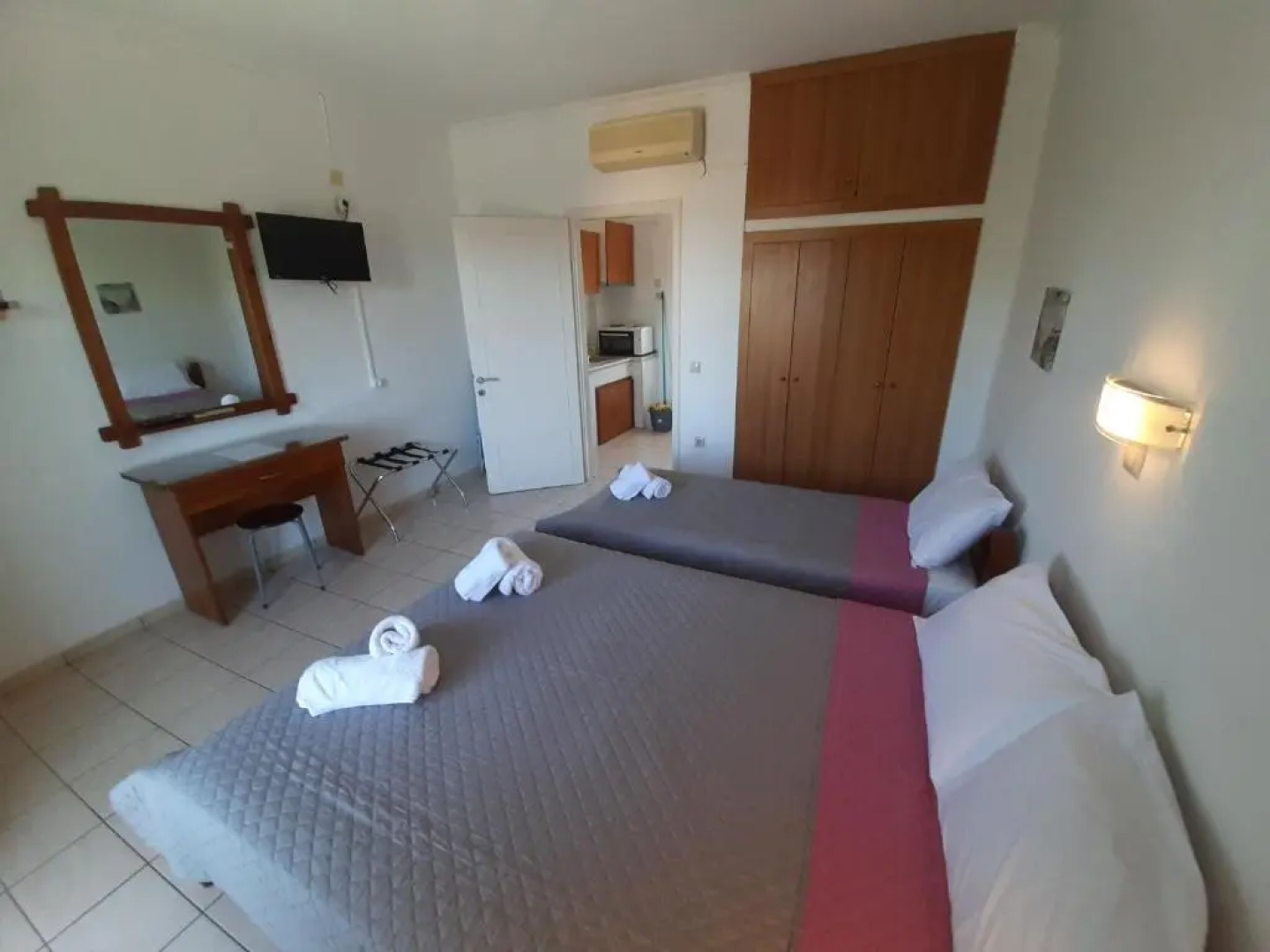 Theramvos Studios By Thomas