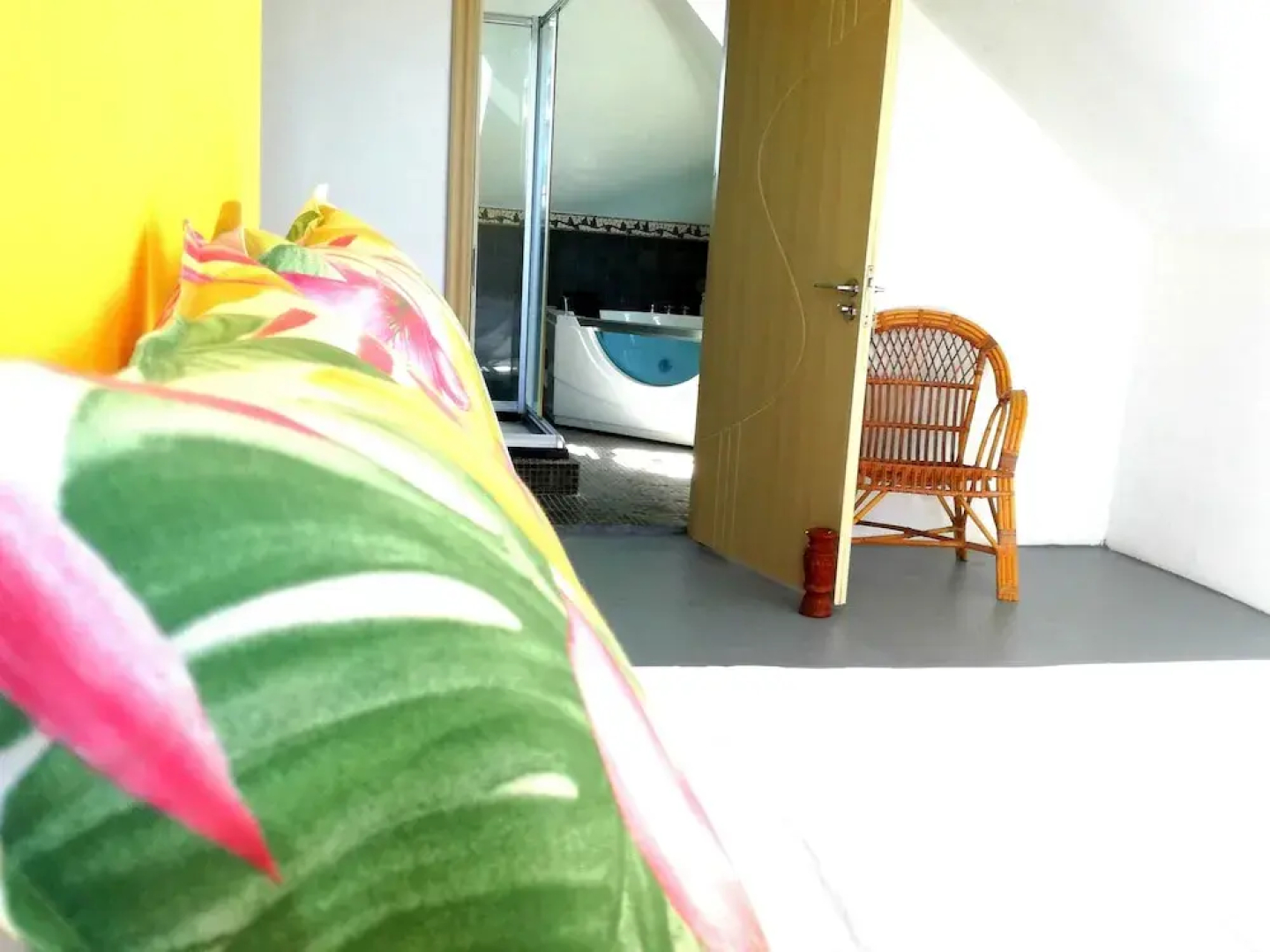 Bahama Breeze Beach Apartment B&B