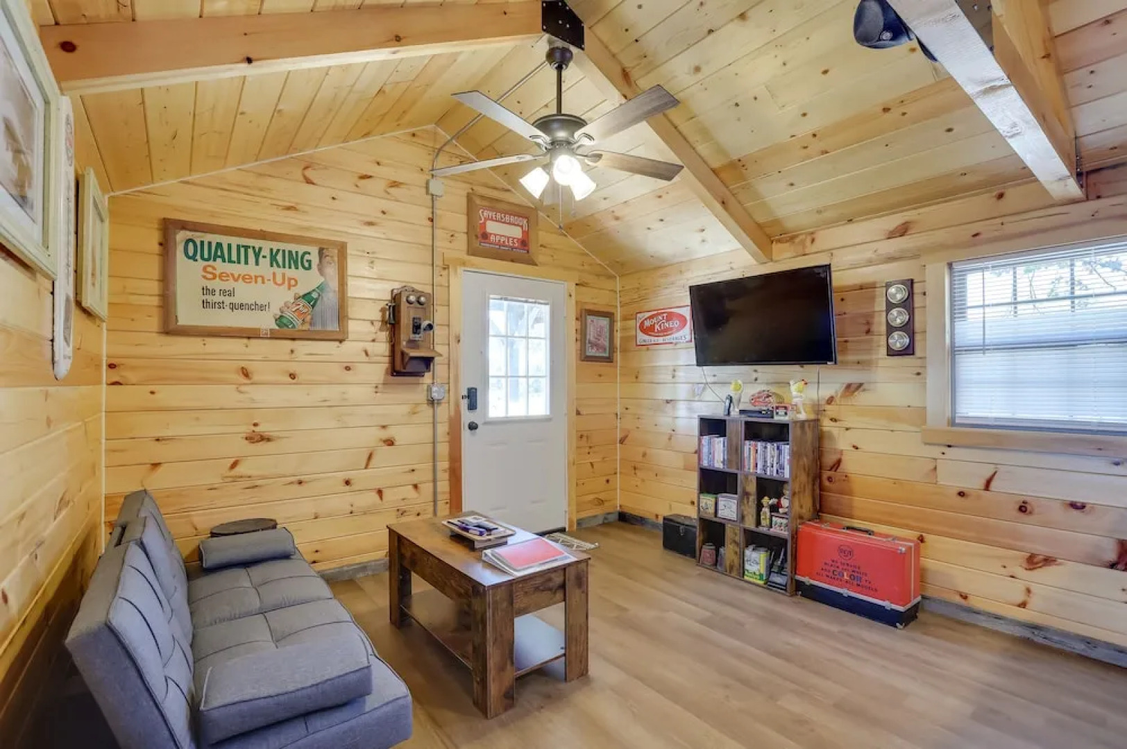 Quiet Caledonia Cabin: 18 Mi to Council Bluff Lake