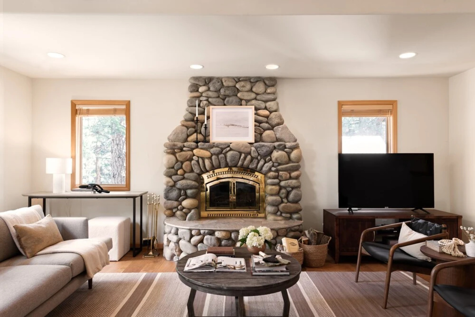 Red Fox by Avantstay Tahoe Home in the Woods w/ BBQ & Outdoor Dining!